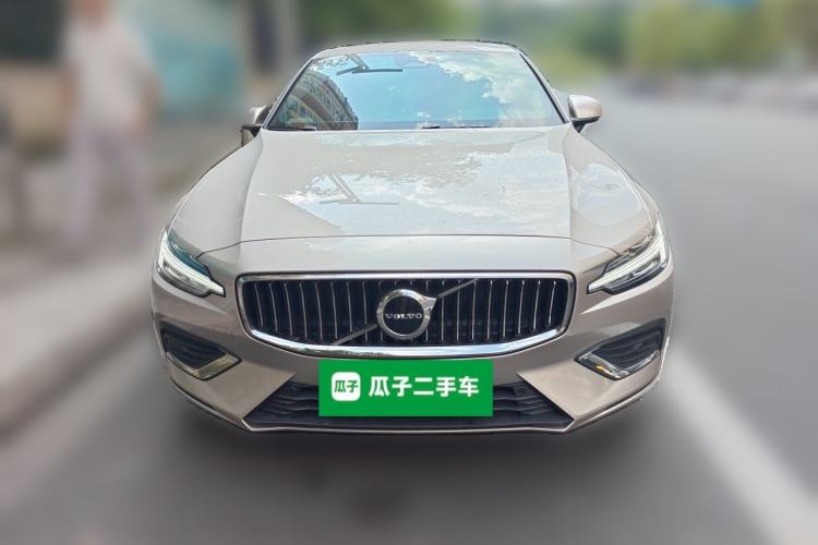 Used Volvo S60 2025 B4 Zhiyuan Luxury Edition Front