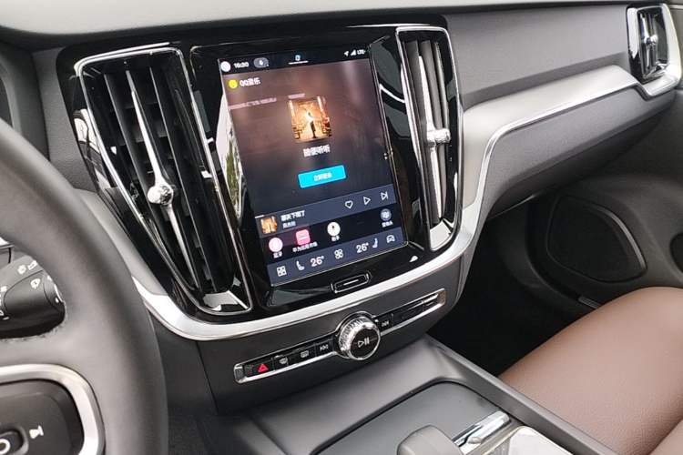 Used Volvo S60 2025 B4 Zhiyi Luxury Edition Audio And AC Panel