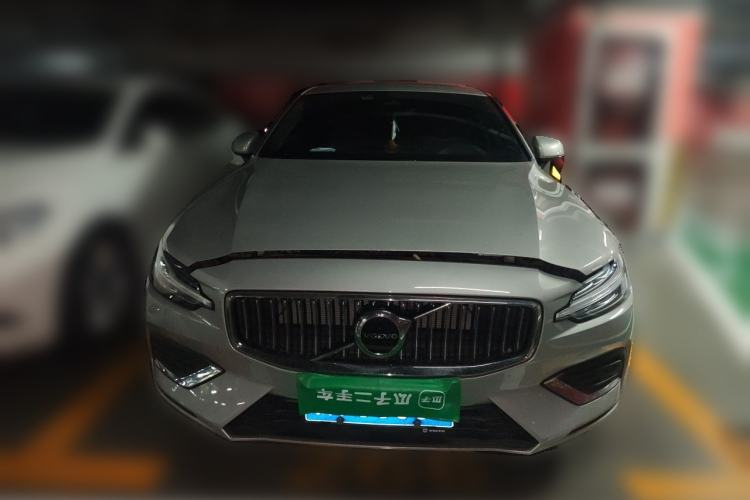 Used Volvo S60 2025 B4 Zhiyuan Luxury Edition Front
