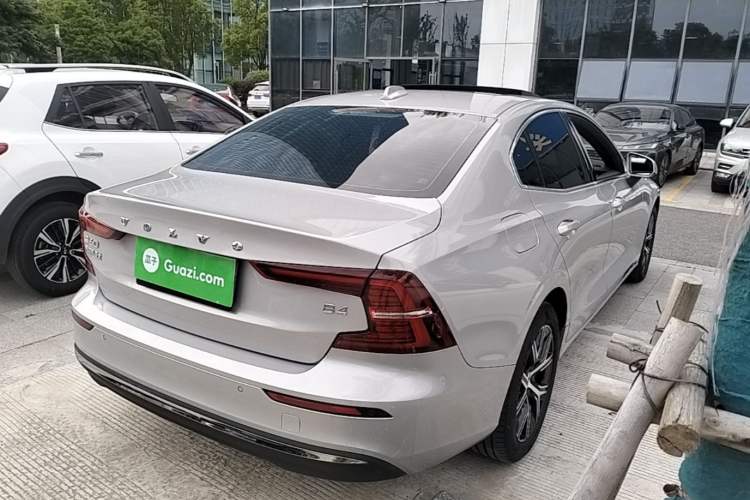 Used Volvo S60 2025 B4 Zhiyi Luxury Edition Rear Right 45 Deg