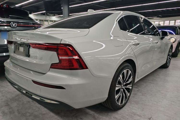 Used Volvo S60 2025 B4 Zhiyuan Luxury Edition Rear Right 45 Deg
