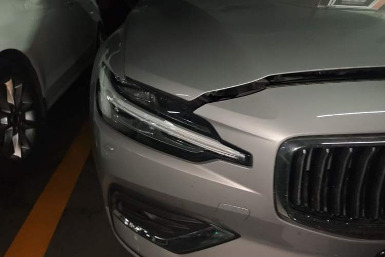 Used Volvo S60 2025 B4 Zhiyuan Luxury Edition Right Front Headlight