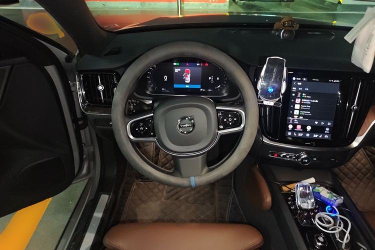 Used Volvo S60 2025 B4 Zhiyuan Luxury Edition Steering Wheel