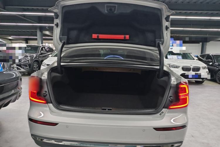 Used Volvo S60 2025 B4 Zhiyuan Luxury Edition Trunk