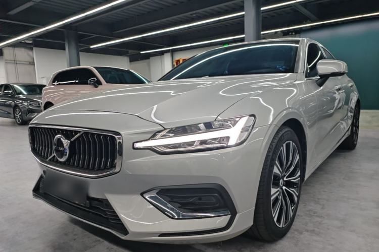 Used Volvo S60 2025 B4 Zhiyuan Luxury Edition Guazi used car, China used car export, Used car for sale, Used  cars, Cheapest cars for sale