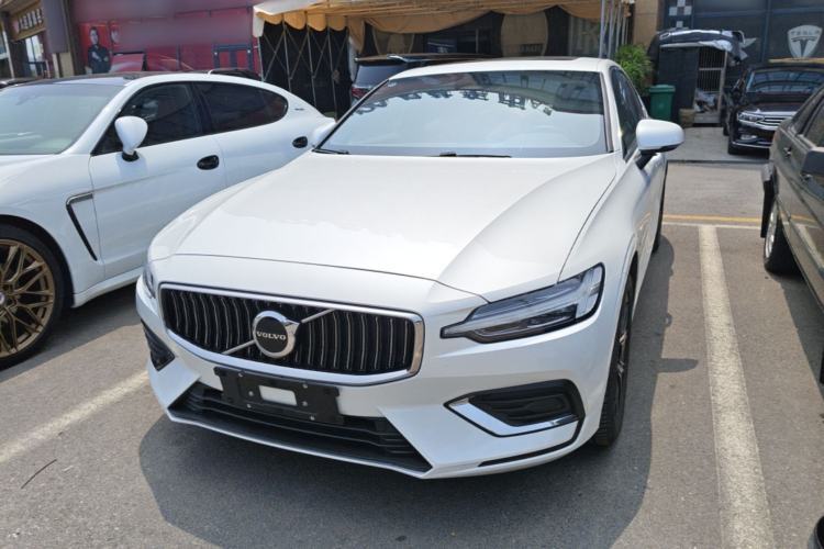 Used Volvo S60 2025 B4 Zhiyi Luxury Edition Guazi used car, China used car export, Used car for sale, Used cars, Cheapest cars for sale