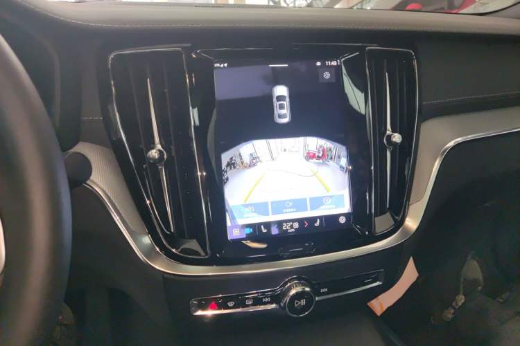Used Volvo S60 2025 B5 Zhiya Sport Edition Audio And AC Panel