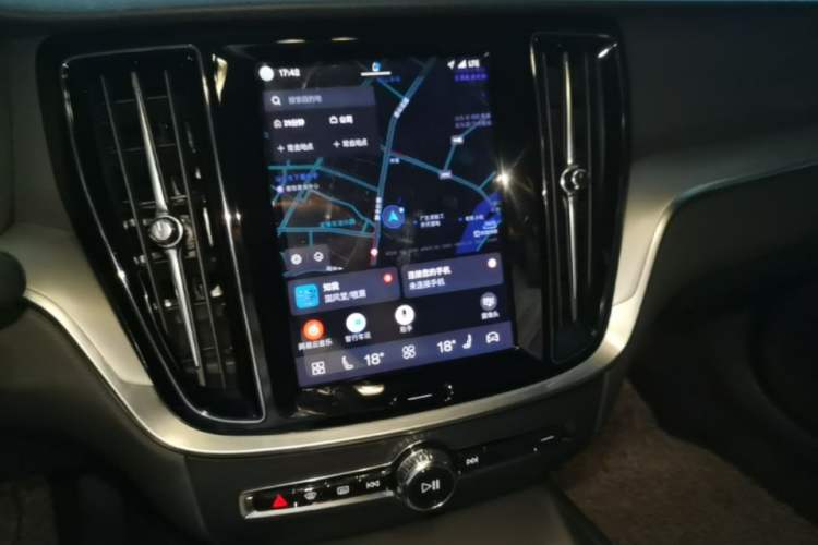 Used Volvo S60 2025 B4 Zhiyi Luxury Edition Audio And AC Panel