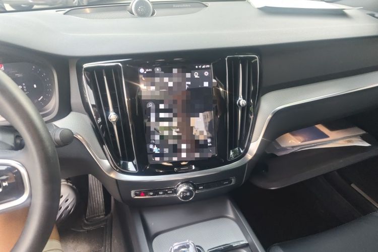 Used Volvo S60 2025 B4 Zhiyuan Sport Edition Audio And AC Panel