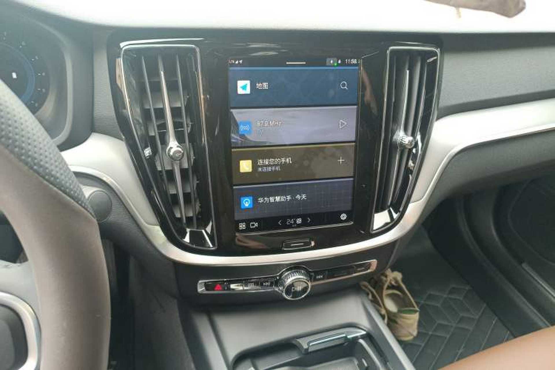 Used Volvo S60 2025 B4 Zhiyi Luxury Edition Audio And AC Panel