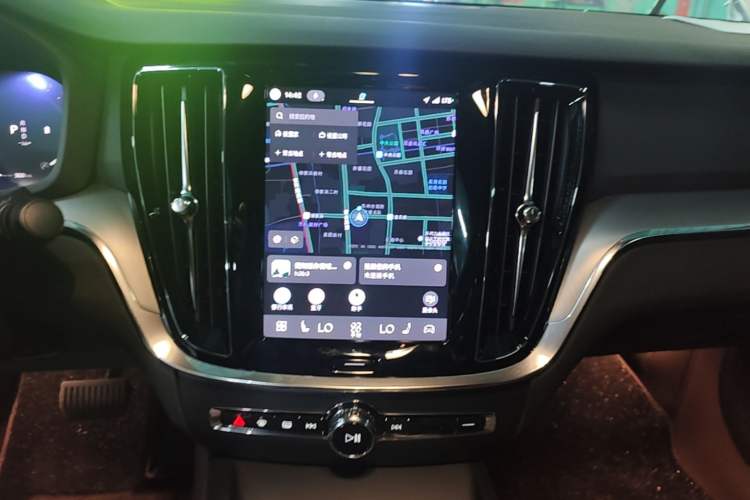 Used Volvo S60 2025 B4 Zhiyi Luxury Edition Audio And AC Panel