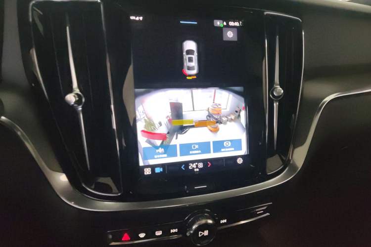 Used Volvo S60 2025 B4 Zhiyi Luxury Edition Audio And AC Panel