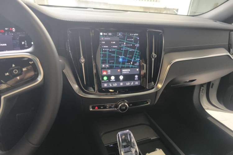 Used Volvo S60 2025 B5 Zhiya Sport Edition Audio And AC Panel