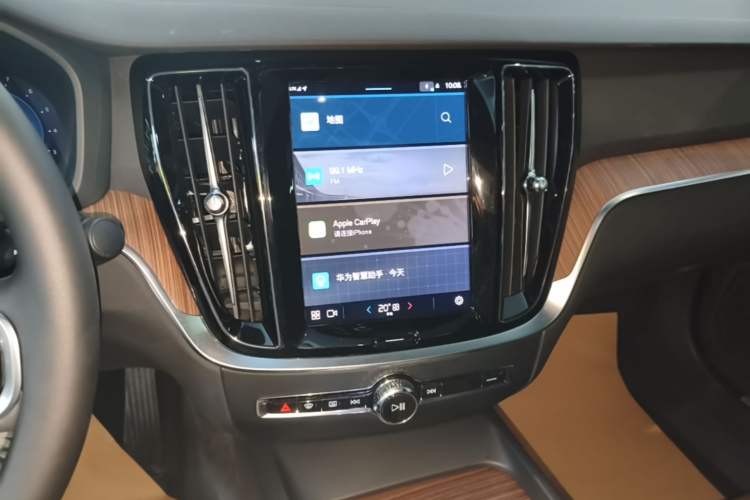 Used Volvo S60 2025 B4 Zhiyuan Luxury Edition Audio And AC Panel
