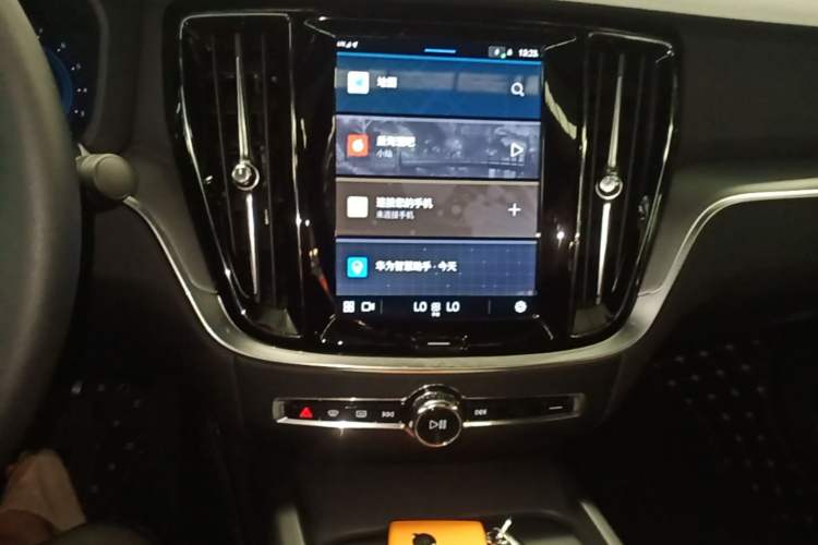 Used Volvo S60 2025 B4 Zhiyi Luxury Edition Audio And AC Panel