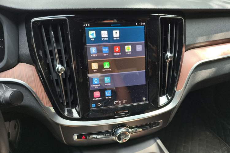 Used Volvo S60 2025 B4 Zhiyuan Luxury Edition Audio And AC Panel