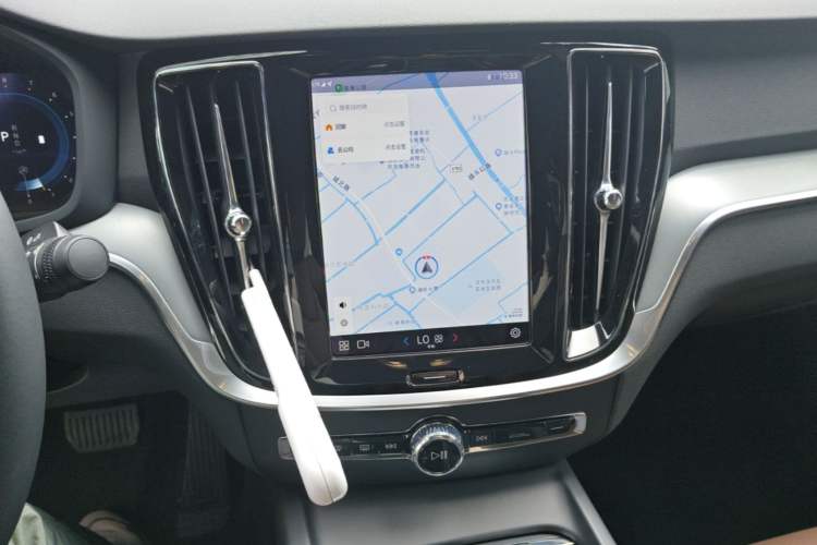 Used Volvo S60 2025 B4 Zhiyi Luxury Edition Audio And AC Panel