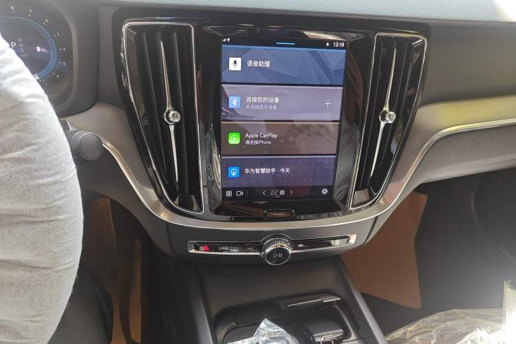 Used Volvo S60 2025 B4 Zhiyi Luxury Edition Audio And AC Panel