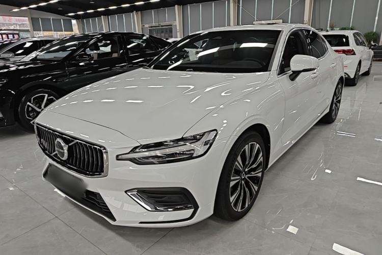 Volvo S60 2025 B4 Zhiyuan Luxury Edition