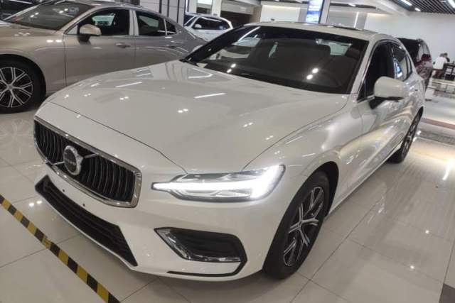 Volvo S60 2025 B4 Zhiyi Luxury Edition de segunda mano