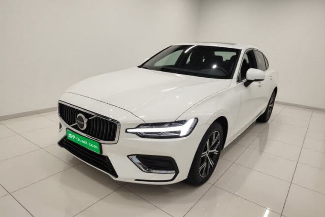 Volvo S60 2025 B4 Zhiyi Luxury Edition usata