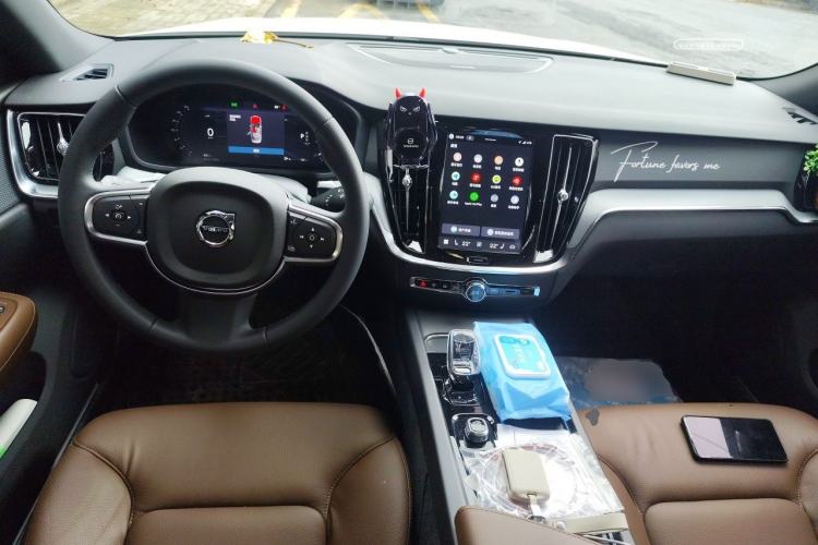 Used Volvo S60 2025 B4 Zhiyi Luxury Edition Center Console