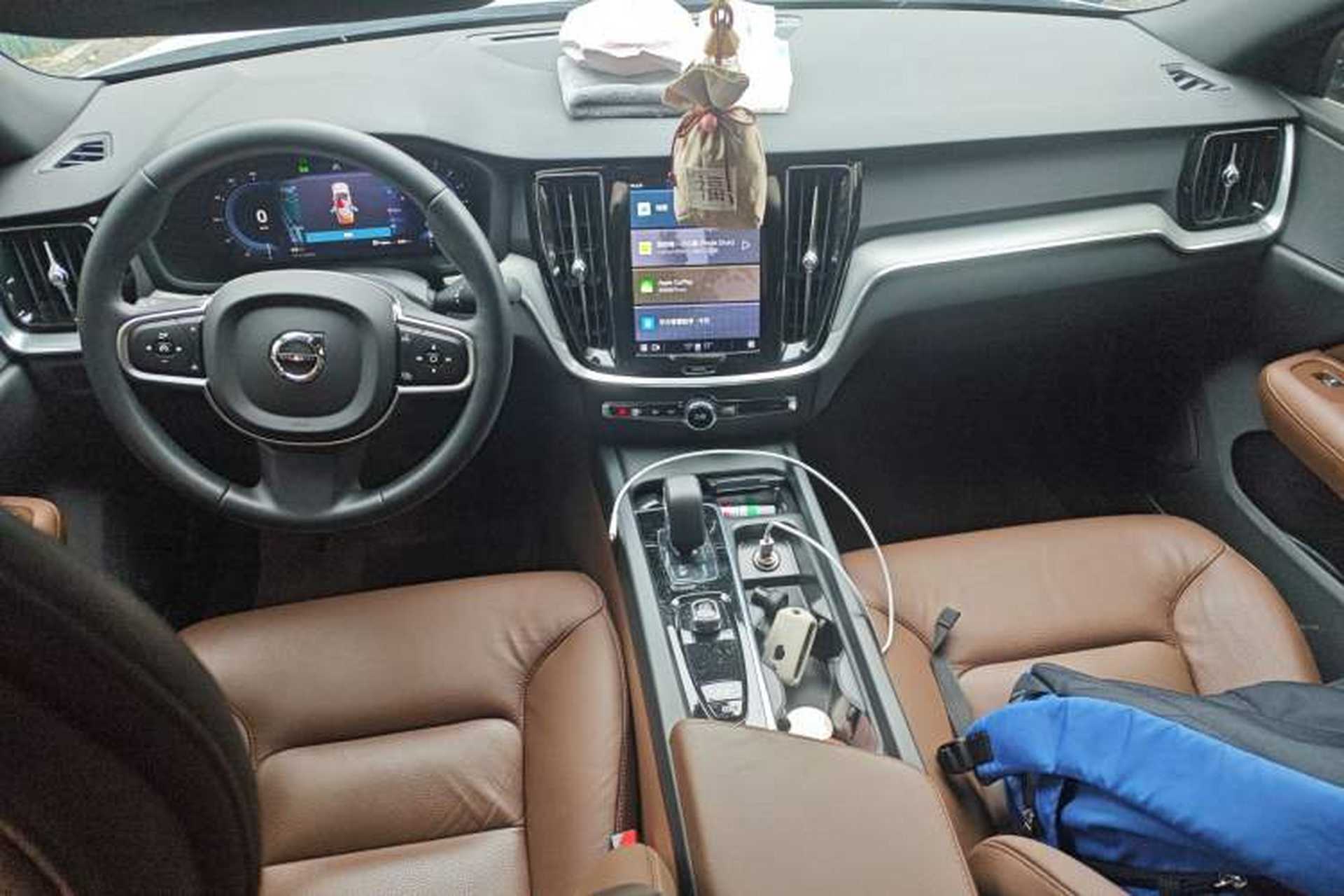 Used Volvo S60 2025 B4 Zhiyi Luxury Edition Center Console