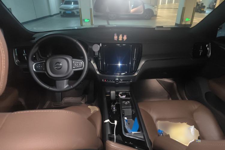 Used Volvo S60 2025 B4 Zhiyi Luxury Edition Center Console