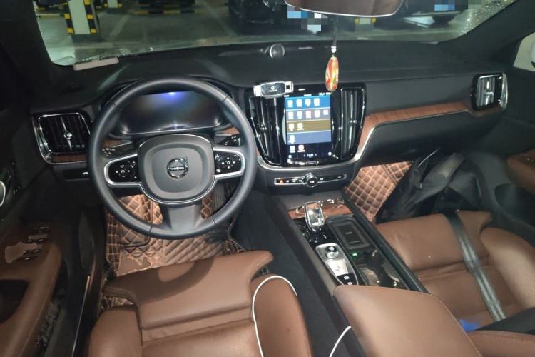 Used Volvo S60 2025 B4 Zhiyuan Luxury Edition Center Console