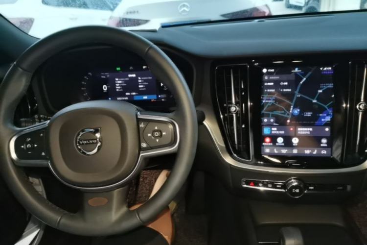 Used Volvo S60 2025 B4 Zhiyi Luxury Edition Center Console