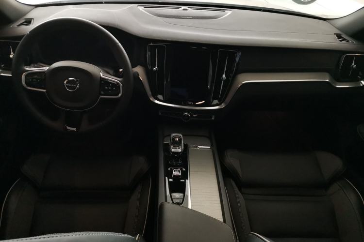 Used Volvo S60 2025 B5 Zhiya Sport Edition Center Console