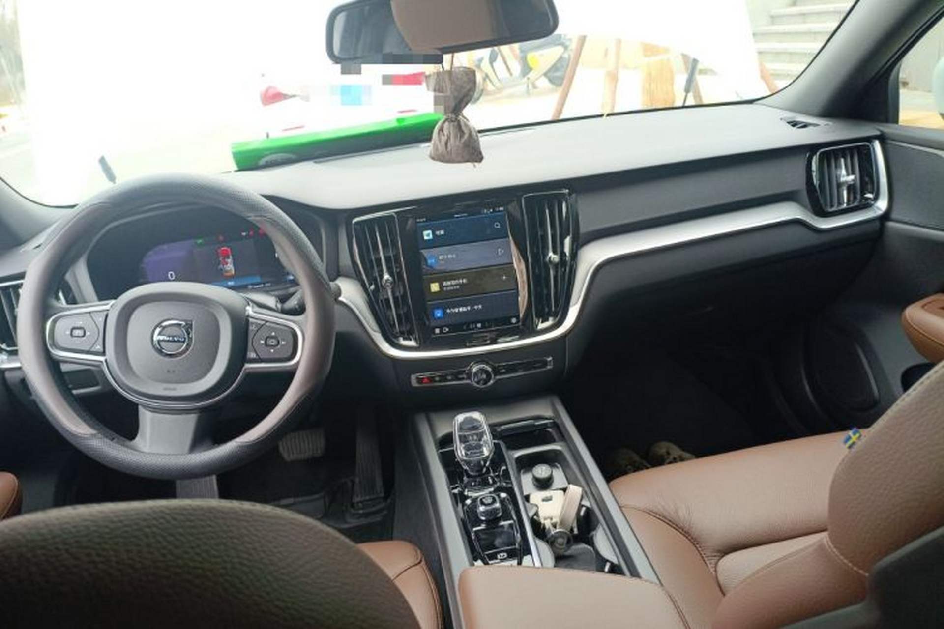 Used Volvo S60 2025 B4 Zhiyi Luxury Edition Center Console