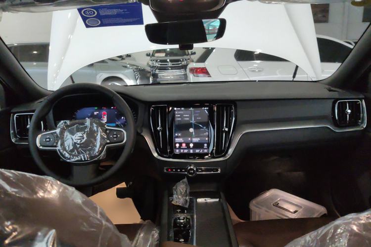 Used Volvo S60 2025 B4 Zhiyi Luxury Edition Center Console