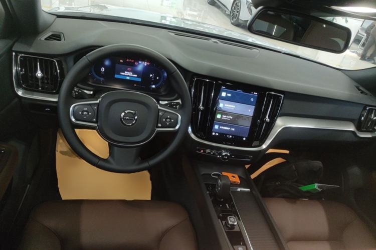 Used Volvo S60 2025 B4 Zhiyi Luxury Edition Center Console