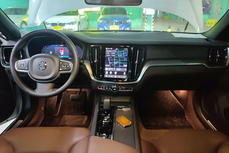 Used Volvo S60 2025 B4 Zhiyi Luxury Edition Center Console