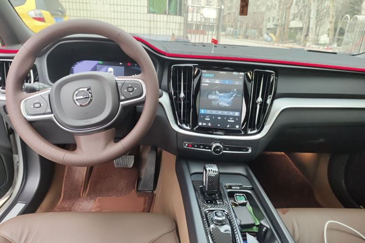 Used Volvo S60 2025 B4 Zhiyi Luxury Edition Center Console