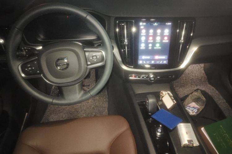 Used Volvo S60 2025 B4 Zhiyi Luxury Edition Center Console