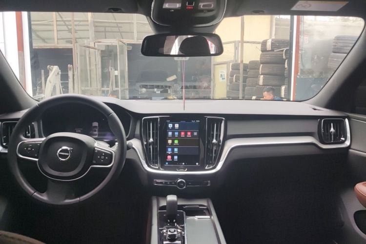 Used Volvo S60 2025 B4 Zhiyi Luxury Edition Center Console