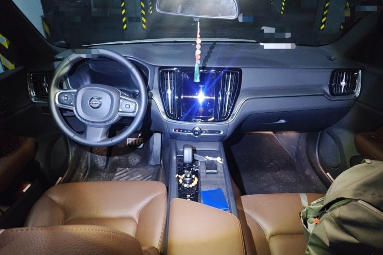 Used Volvo S60 2025 B4 Zhiyi Luxury Edition Center Console