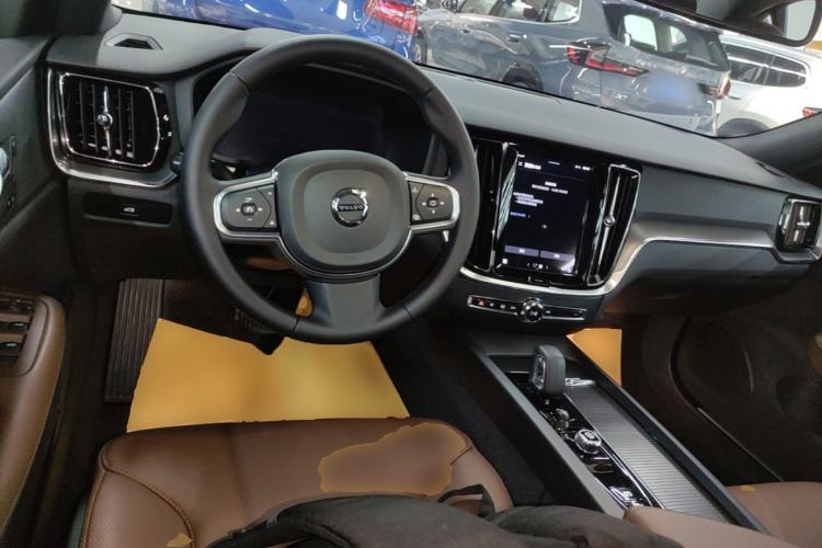 Used Volvo S60 2025 B4 Zhiyi Luxury Edition Center Console