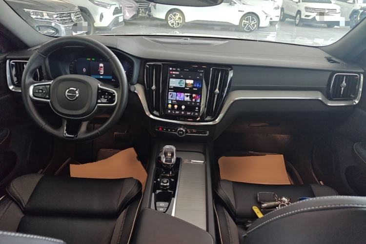 Used Volvo S60 2025 B5 Zhiya Sport Edition Center Console