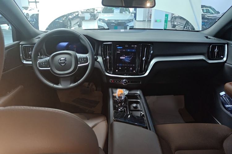 Used Volvo S60 2025 B4 Zhiyi Luxury Edition Center Console