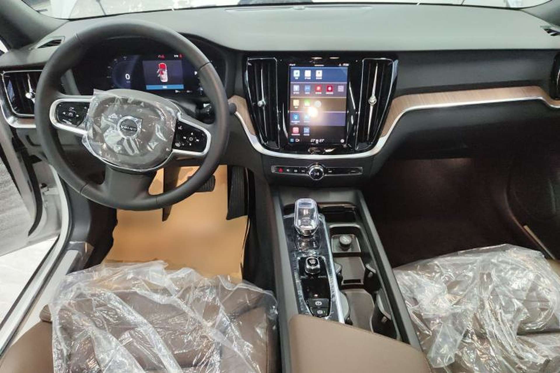 Used Volvo S60 2025 B4 Zhiyuan Luxury Edition Center Console