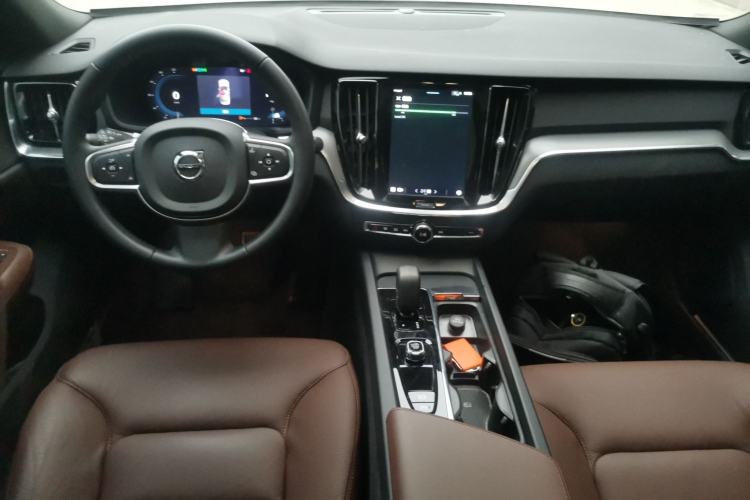 Used Volvo S60 2025 B4 Zhiyi Luxury Edition Center Console