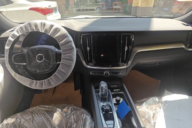 Used Volvo S60 2025 B4 Zhiyi Luxury Edition Center Console