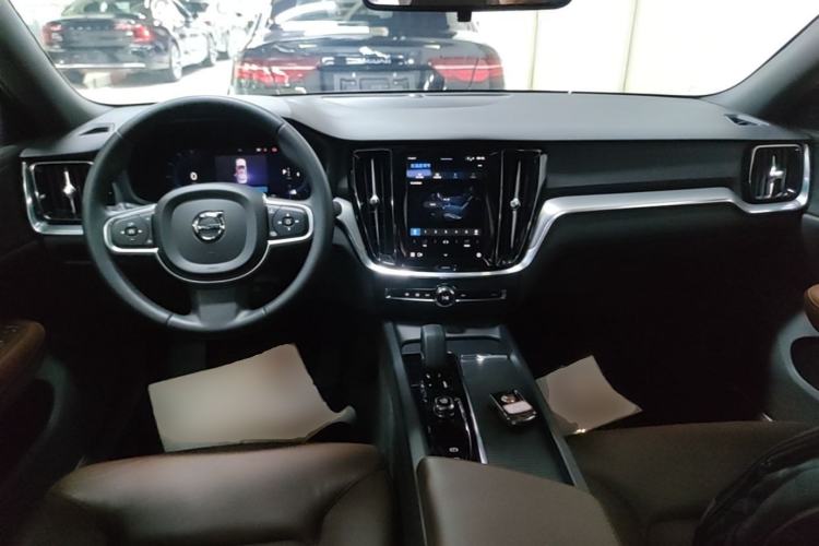 Used Volvo S60 2025 B4 Zhiyi Luxury Edition Center Console