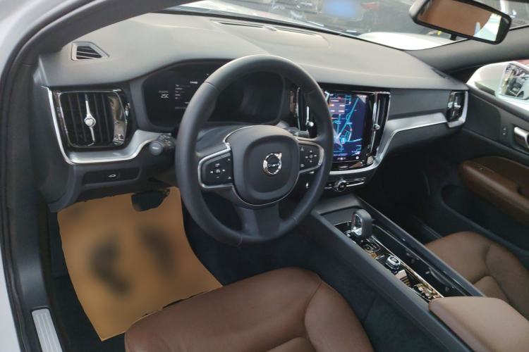 Used Volvo S60 2025 B4 Zhiyi Luxury Edition Center Console