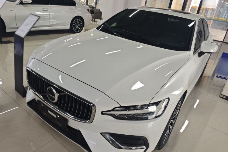 Used Volvo S60 2025 B4 Zhiyuan Luxury Edition Guazi used car, China used car export, Used car for sale, Used  cars, Cheapest cars for sale
