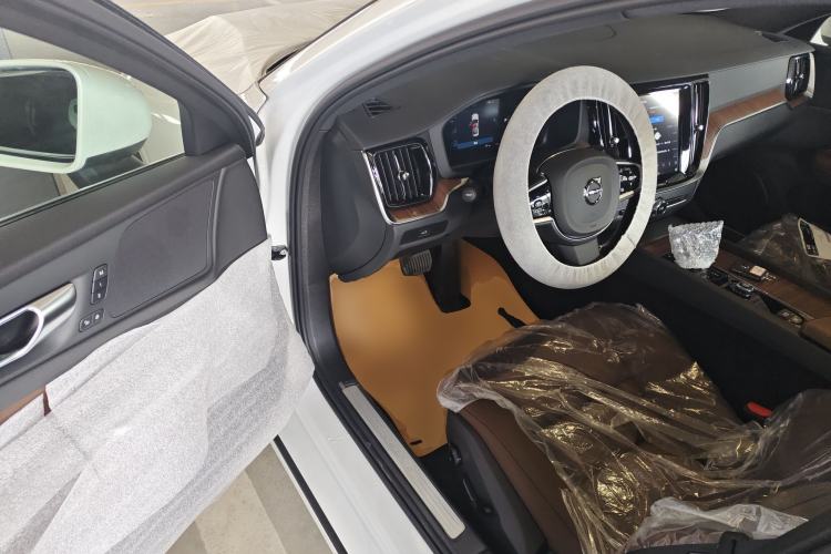 Used Volvo S60 2025 B4 Zhiyuan Luxury Edition Driver Seat