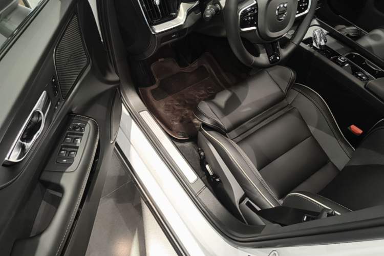 Used Volvo S60 2025 B5 Zhiya Sport Edition Driver Seat